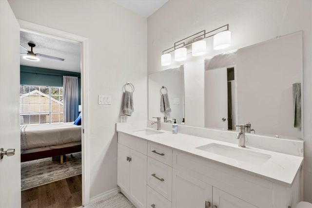 3550 Country Square Drive 111, Carrollton, TX 75006