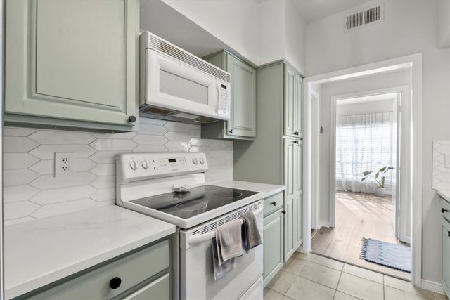 3550 Country Square Drive 111, Carrollton, TX 75006