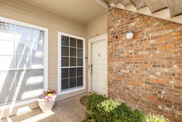 3550 Country Square Drive 111, Carrollton, TX 75006