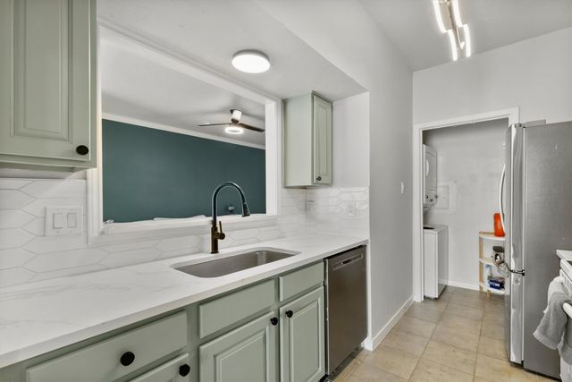 3550 Country Square Drive 111, Carrollton, TX 75006
