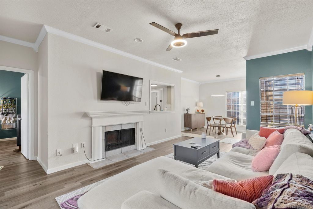 3550 Country Square Drive 111, Carrollton, TX 75006