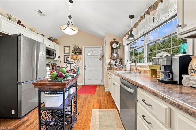 516 Old Embler Road, Thomasville, NC 27360