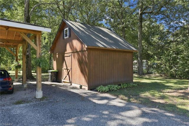 516 Old Embler Road, Thomasville, NC 27360