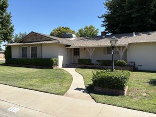 217 W Laura Avenue, Visalia, CA 93277