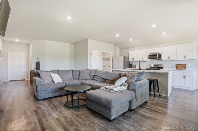29217 E 78th Street S, Broken Arrow, OK 74014