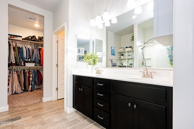 223 W Sg Posey Street, Vail, AZ 85641