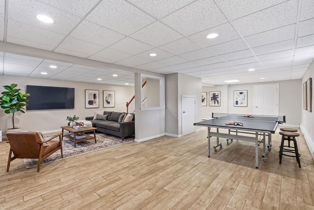 6 Turner Dr, North Reading, MA 01864