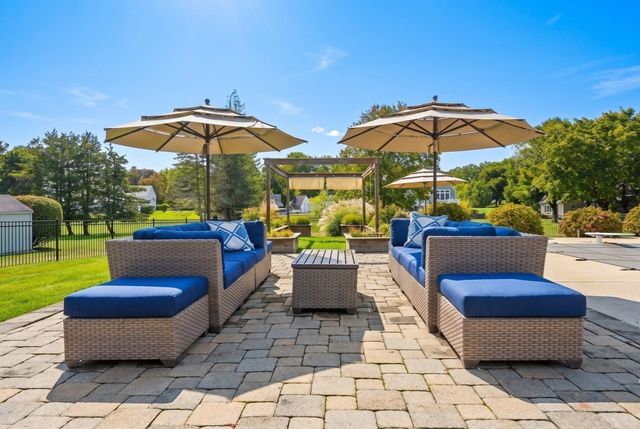 6 Turner Dr, North Reading, MA 01864