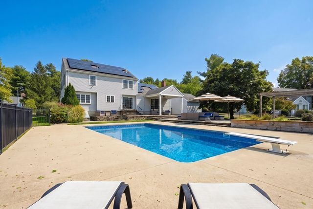 6 Turner Dr, North Reading, MA 01864