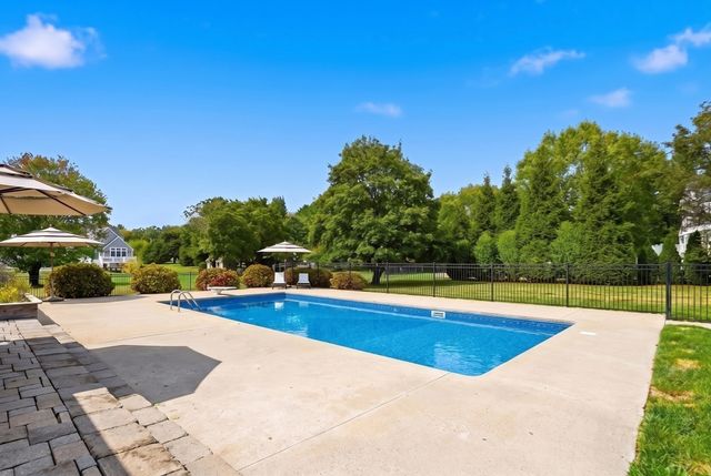 6 Turner Dr, North Reading, MA 01864