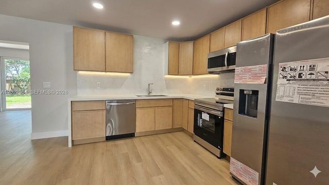 6841 SW 1st Ct, Pembroke Pines, FL 33023