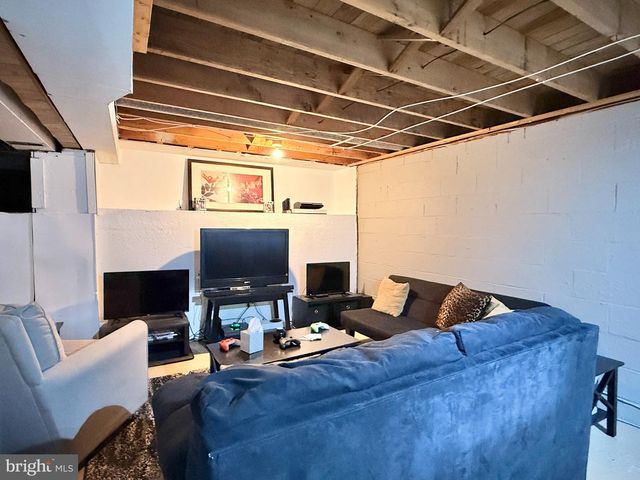 618 7TH AVE, Lindenwold, NJ 08021