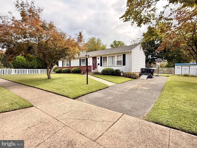 618 7TH AVE, Lindenwold, NJ 08021