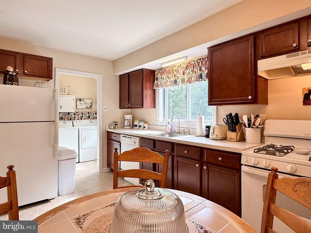 618 7TH AVE, Lindenwold, NJ 08021