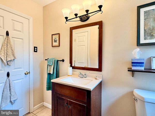 618 7TH AVE, Lindenwold, NJ 08021