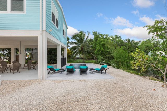 463 Lesrohde Drive, Ramrod Key, FL 33042