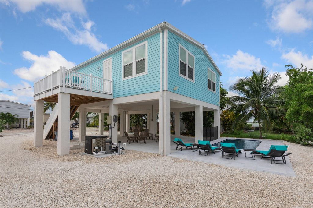 463 Lesrohde Drive, Ramrod Key, FL 33042