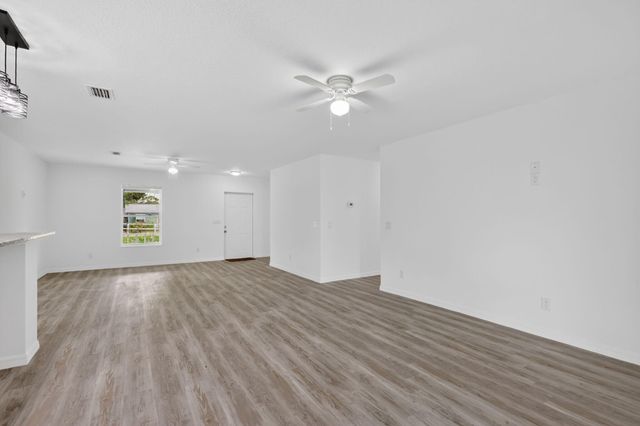 2206 S 34th Street, Fort Pierce, FL 34947