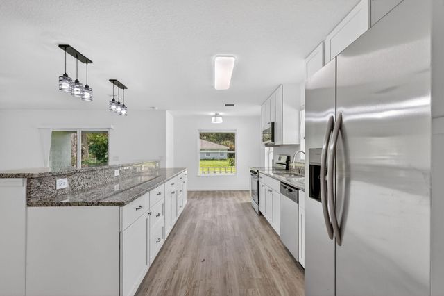 2206 S 34th Street, Fort Pierce, FL 34947