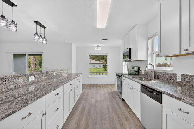 2206 S 34th Street, Fort Pierce, FL 34947