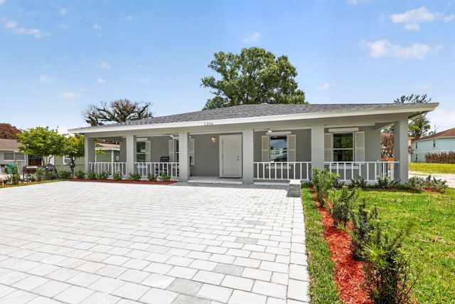 2206 S 34th Street, Fort Pierce, FL 34947
