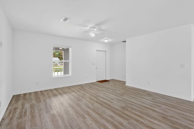 2206 S 34th Street, Fort Pierce, FL 34947