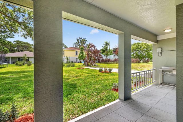 2206 S 34th Street, Fort Pierce, FL 34947