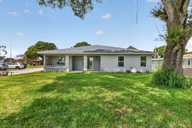 2206 S 34th Street, Fort Pierce, FL 34947