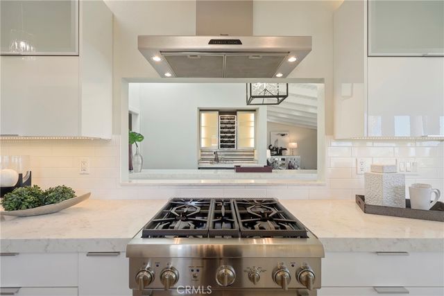 2000 Vista Cajon, Newport Beach, CA 92660