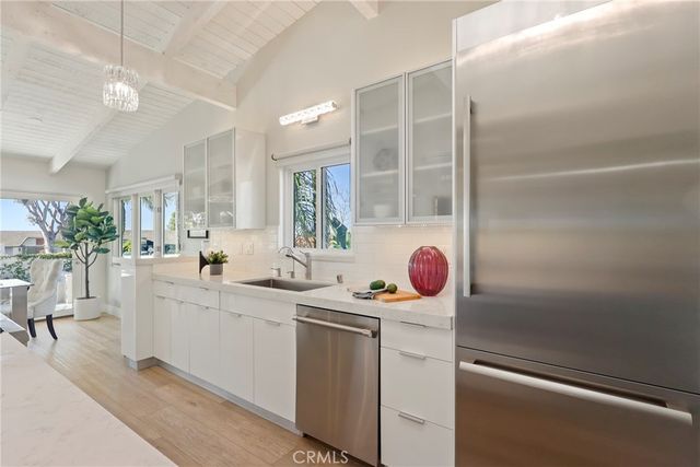 2000 Vista Cajon, Newport Beach, CA 92660