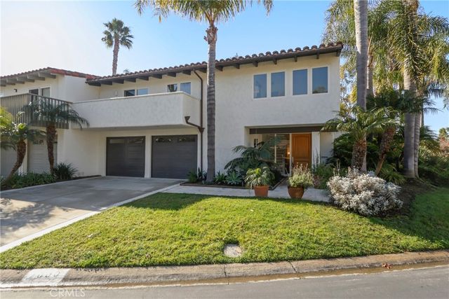2000 Vista Cajon, Newport Beach, CA 92660
