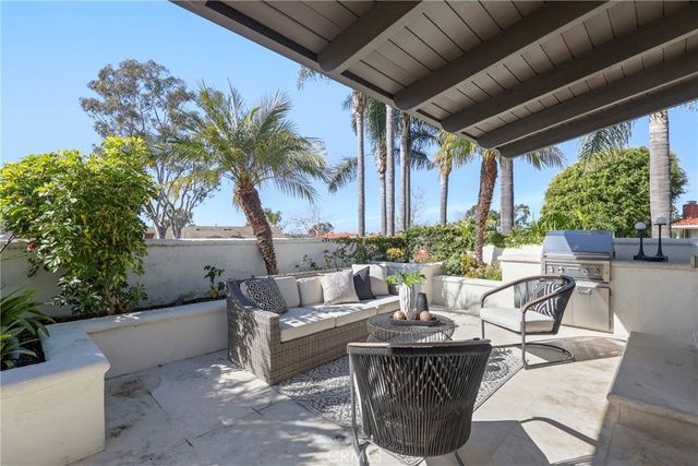 2000 Vista Cajon, Newport Beach, CA 92660