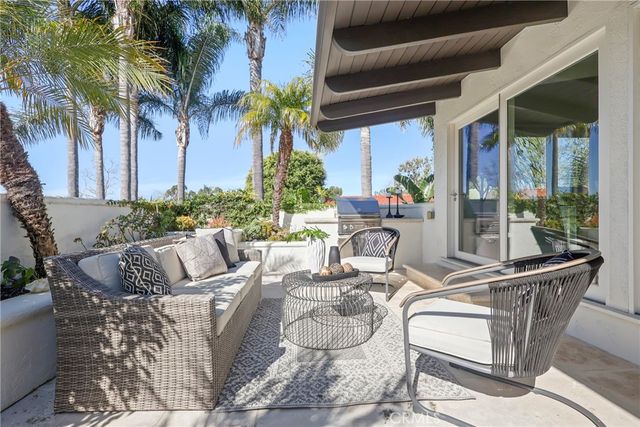 2000 Vista Cajon, Newport Beach, CA 92660
