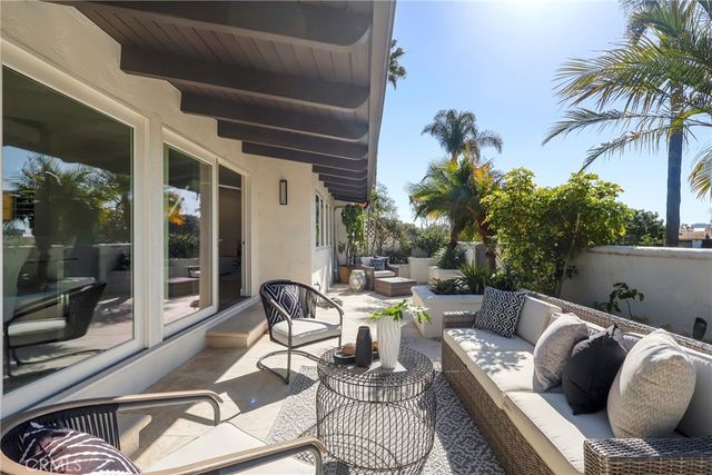 2000 Vista Cajon, Newport Beach, CA 92660