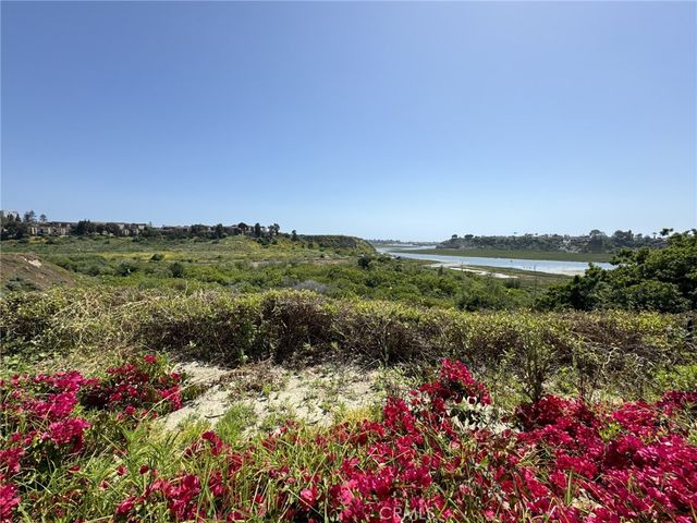 2000 Vista Cajon, Newport Beach, CA 92660