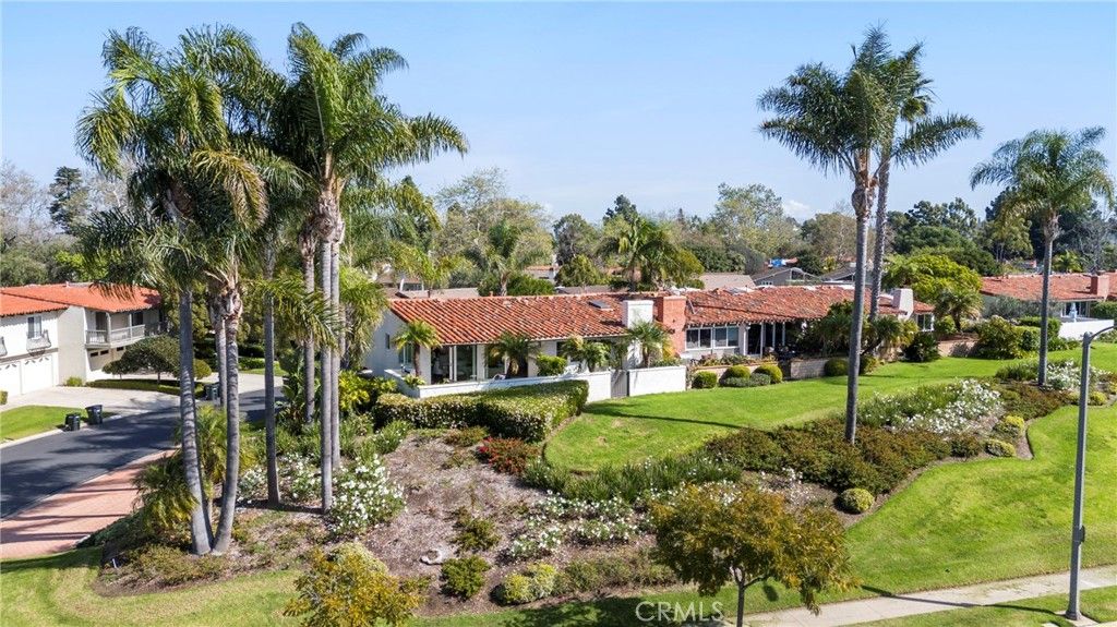 2000 Vista Cajon, Newport Beach, CA 92660