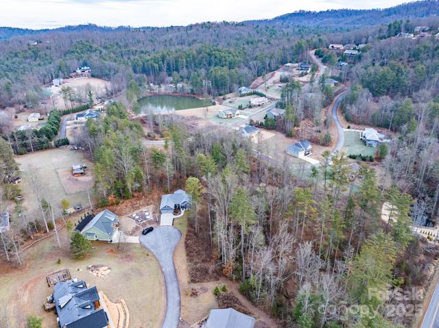 62 Crystal Cove Drive 4, Hendersonville, NC 28739