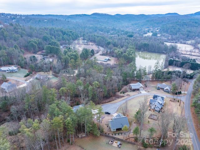 62 Crystal Cove Drive 4, Hendersonville, NC 28739