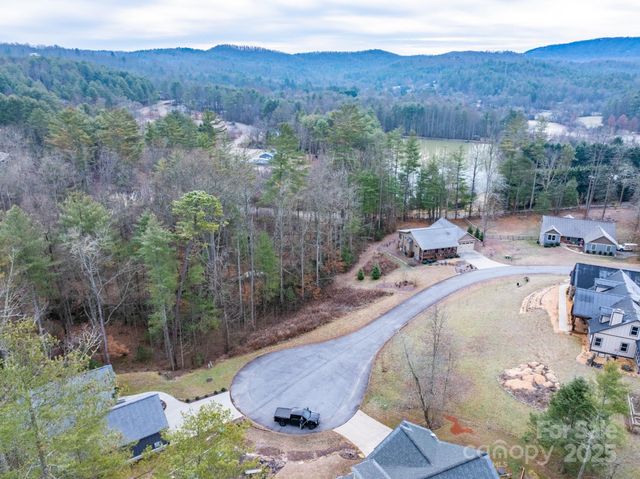 62 Crystal Cove Drive 4, Hendersonville, NC 28739