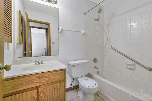 9578 Woodland Hills Drive, West Chester, OH 45011