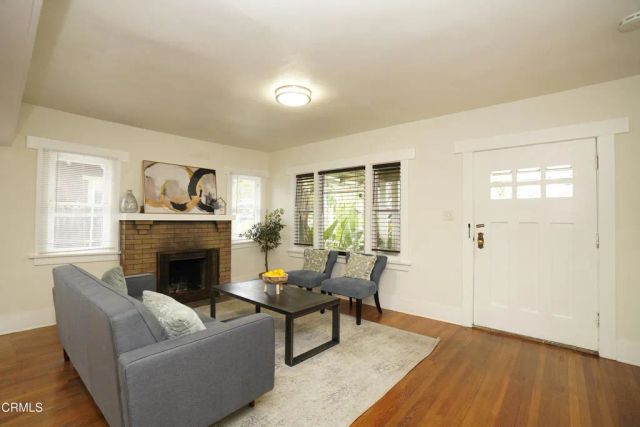 45 N Meridith Avenue, Pasadena, CA 91106