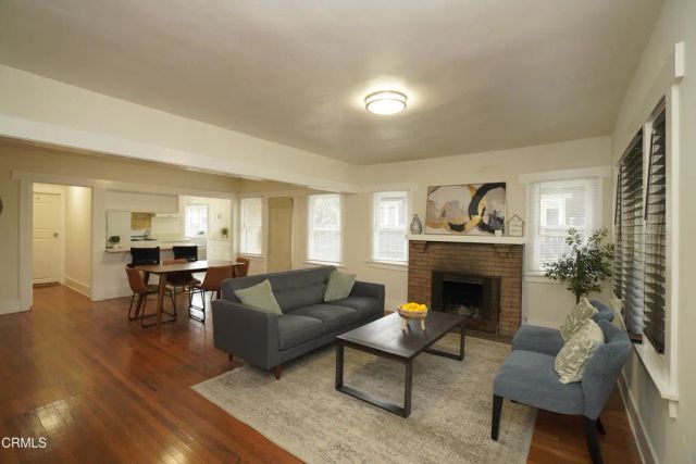 45 N Meridith Avenue, Pasadena, CA 91106
