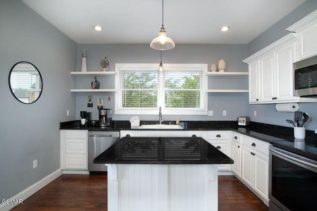 1150 Sanctuary Shores Way, Sevierville, TN 37876