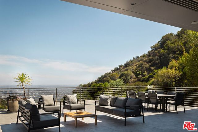 1895 Rising Glen Road, West Hollywood, CA 90069