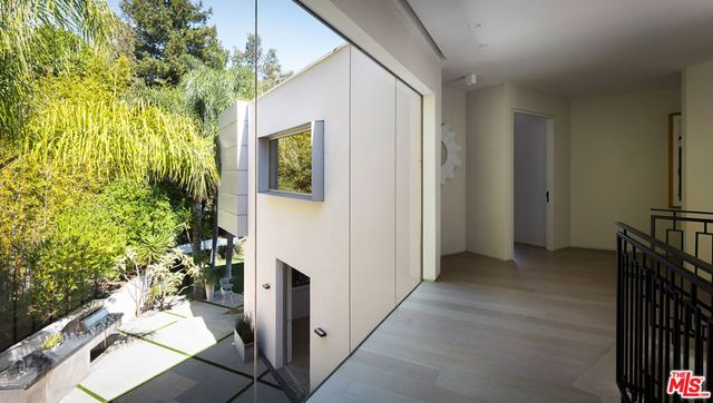 1895 Rising Glen Road, West Hollywood, CA 90069