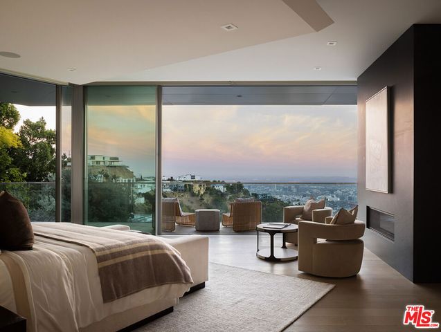 1895 Rising Glen Road, West Hollywood, CA 90069