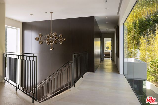 1895 Rising Glen Road, West Hollywood, CA 90069
