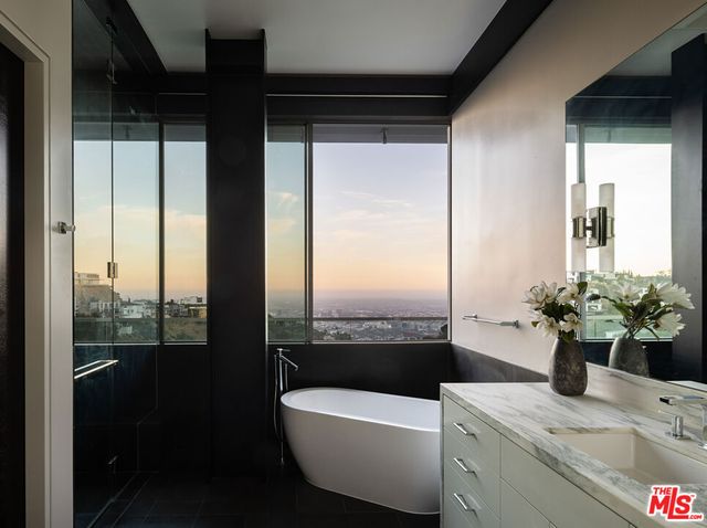 1895 Rising Glen Road, West Hollywood, CA 90069
