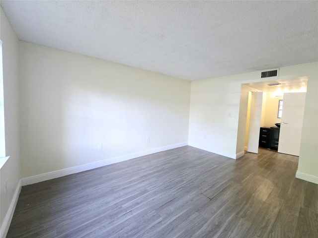 4334 NW 9th Avenue 7-1C, Deerfield Beach, FL 33064