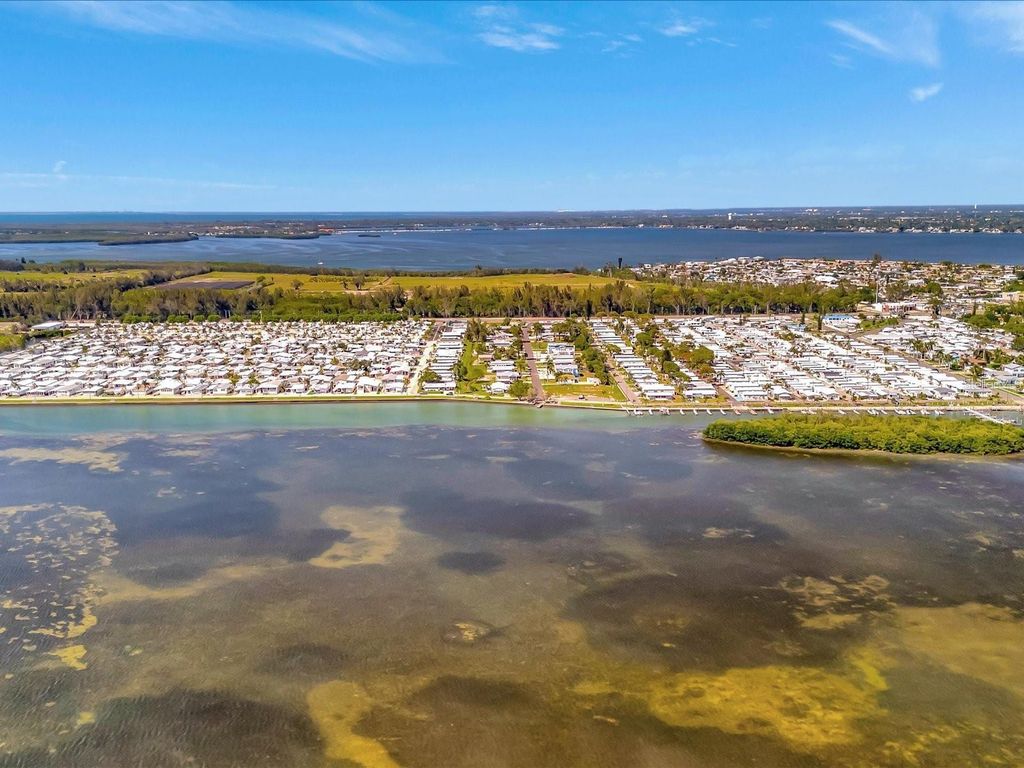Image 7 of property listing at 4511 106TH STREET W, Bradenton, FL 34210